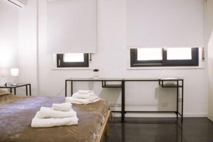 Room 17 of 27