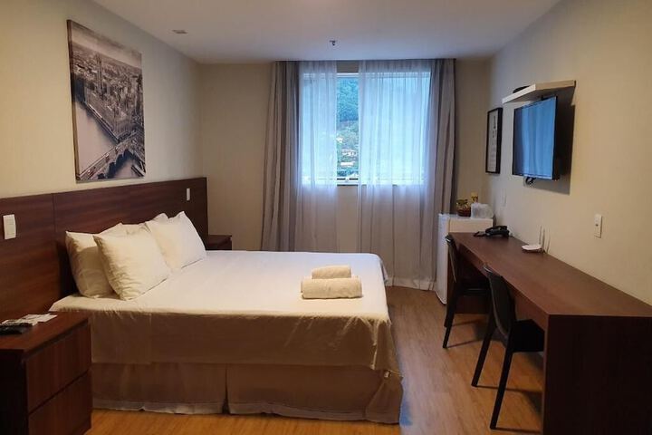 Room 13 of 42