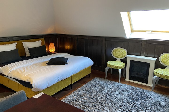 Room 9 of 54