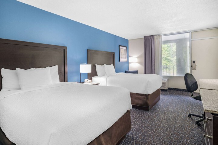2 Double Beds (2 of 6)
