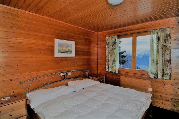 Room 4 of 15