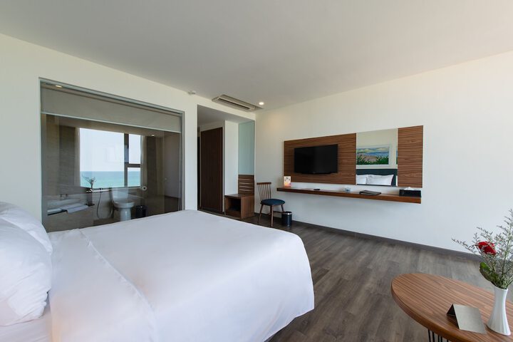 Room 38 of 79