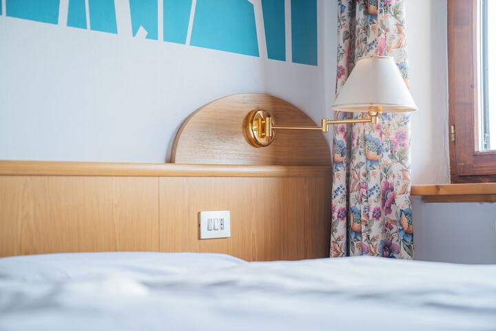 Room 44 of 115