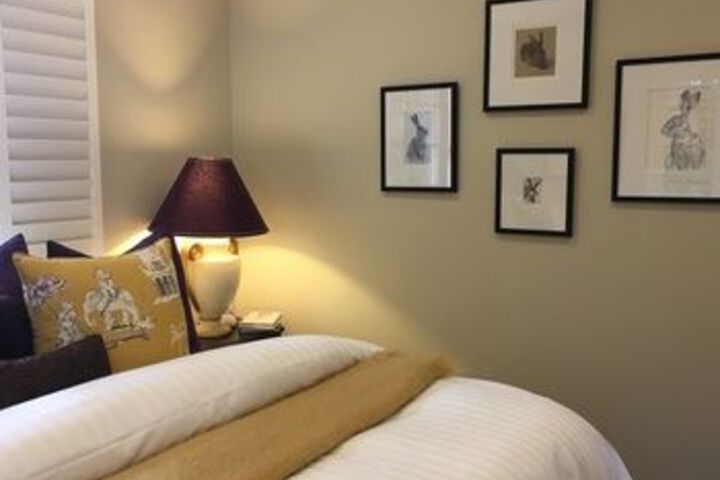 Room 10 of 26