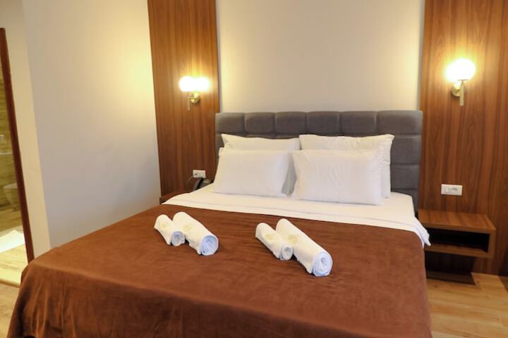 Room 47 of 98