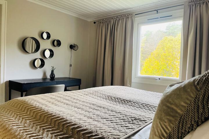 Room 18 of 106