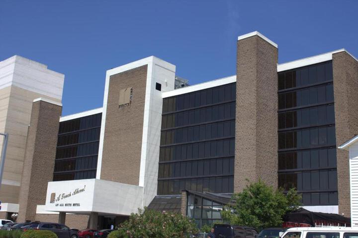 Exterior of Barclay Towers Resort
