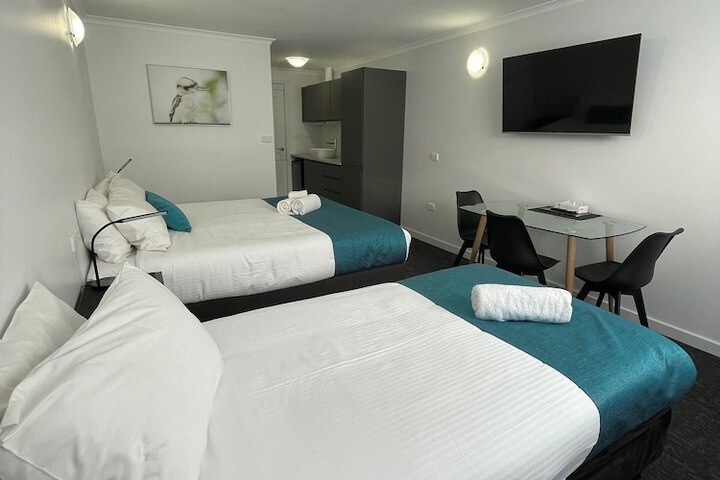 Room 6 of 19