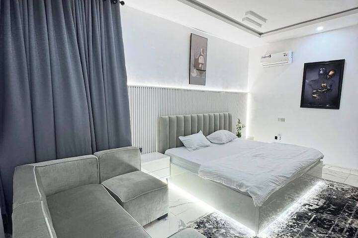 Room 2 of 17
