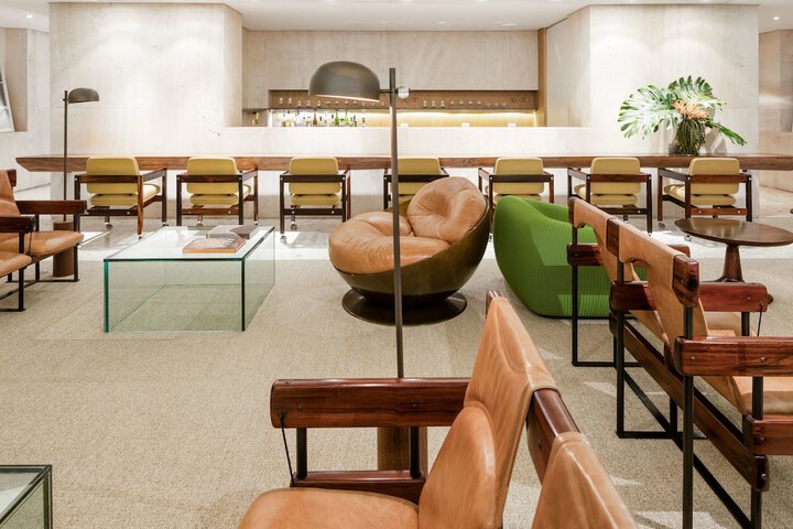 Entrance & Lobby