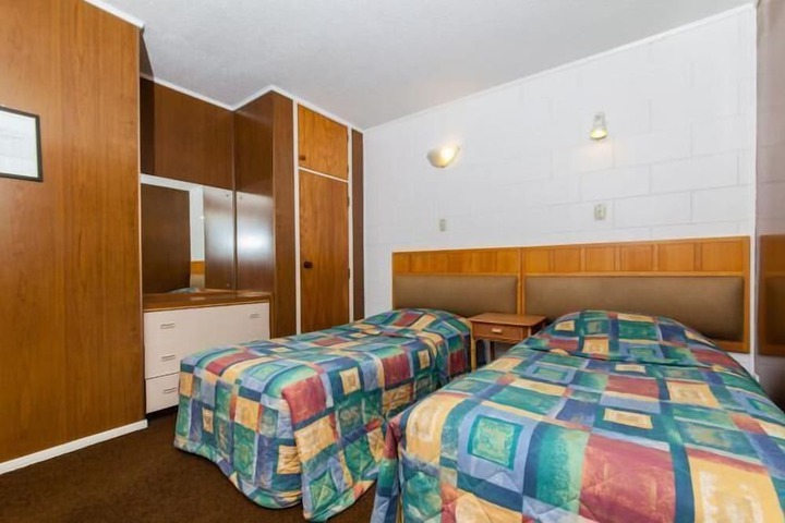 Room 13 of 28