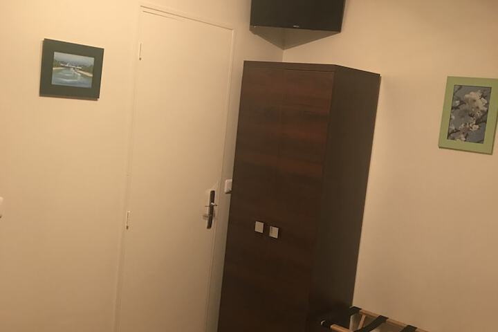 Room 11 of 44