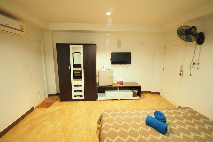 Room 6 of 45