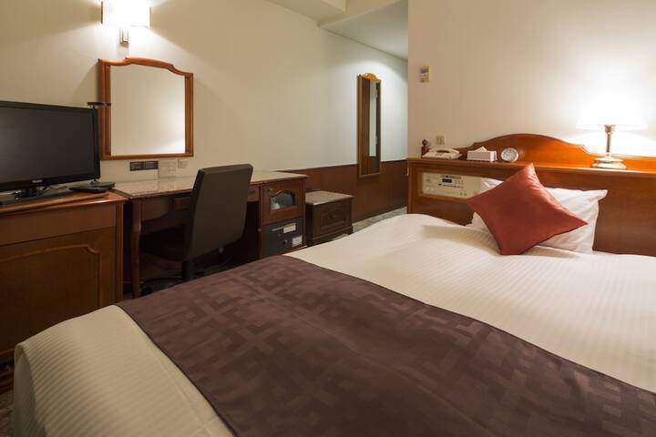Room 6 of 99