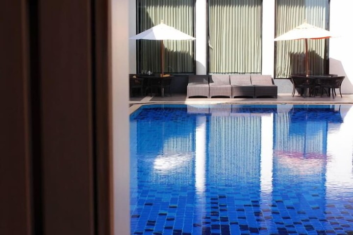 Pool Hotel