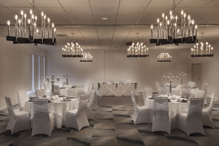 Ballroom/Hall 72 of 110