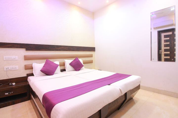 Room 13 of 24
