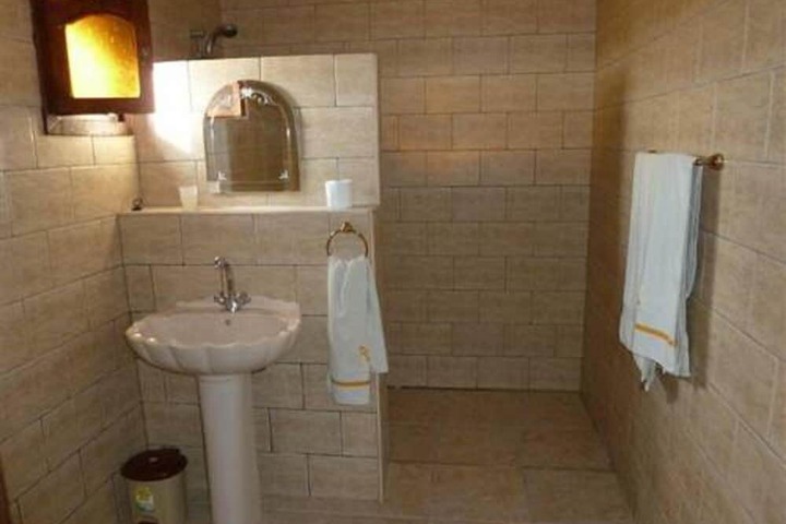 Room 5 of 17