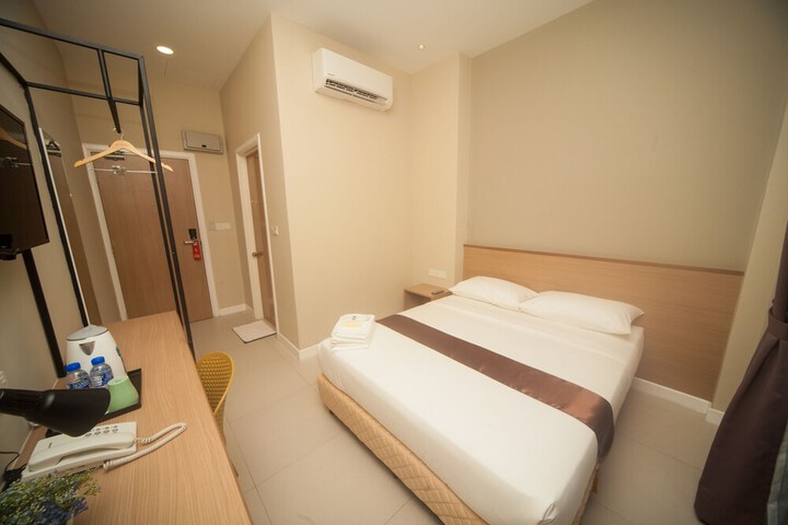 Room 11 of 63