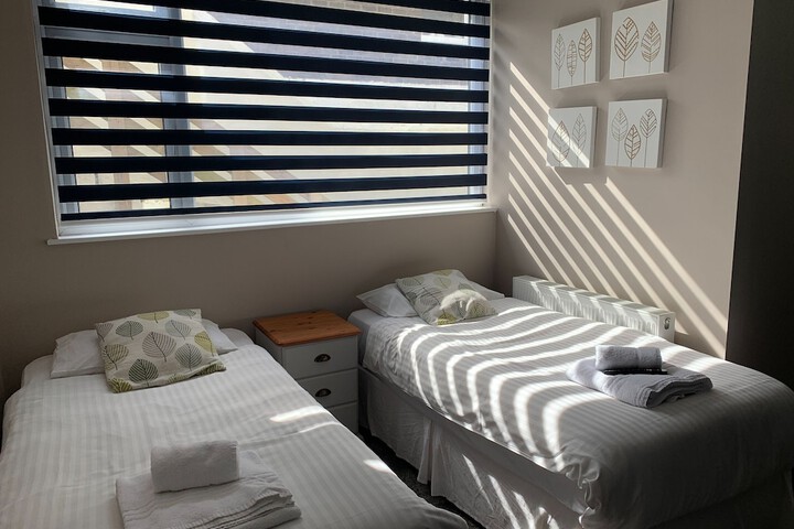 Room 6 of 24