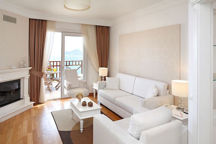 Room 92 of 273