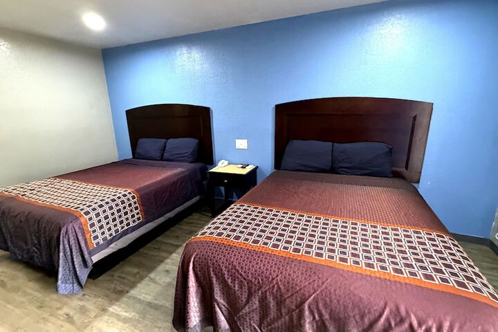 Room 18 of 32