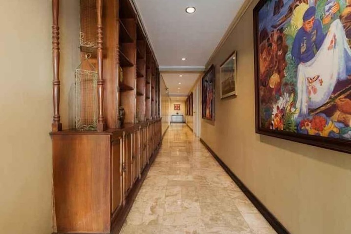 Ballroom/Hall 12 of 13