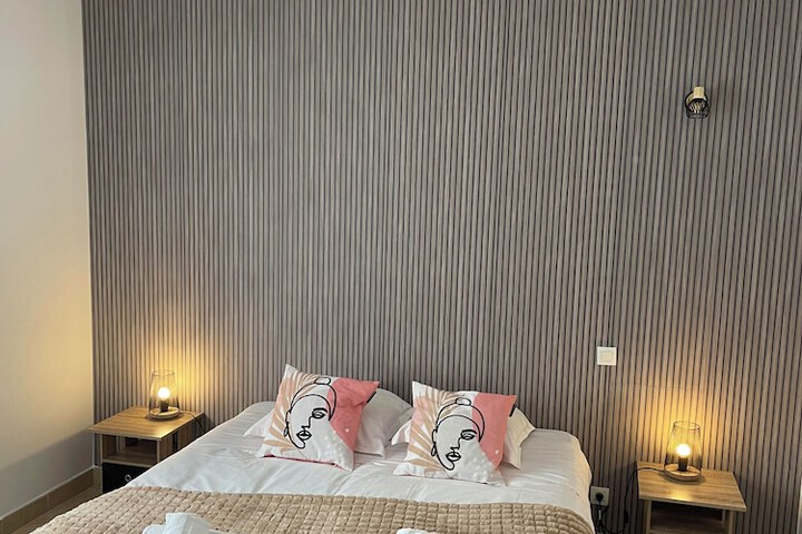 Room 16 of 37