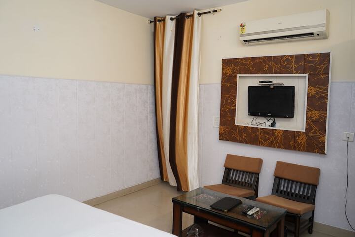 Room 9 of 68