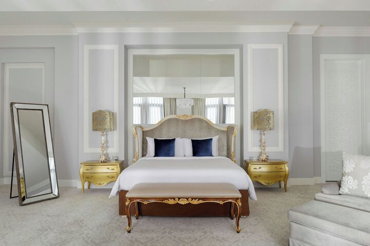 Room 54 of 212