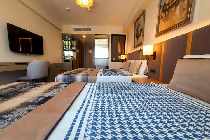 Room 90 of 125