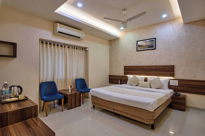 Room 27 of 54