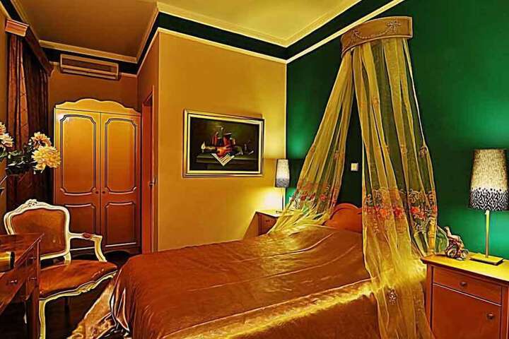 Room 2 of 48