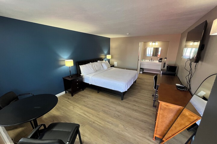 Superior Room 1 King Bed (34 of 39)