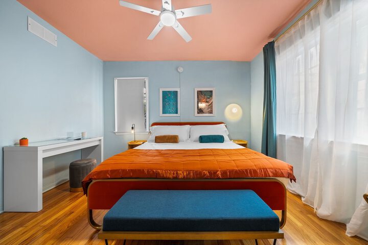 Room 47 of 136