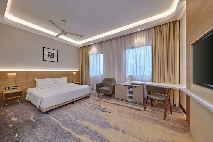 Room 12 of 35