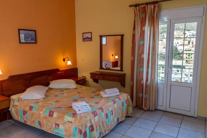 Room 6 of 97