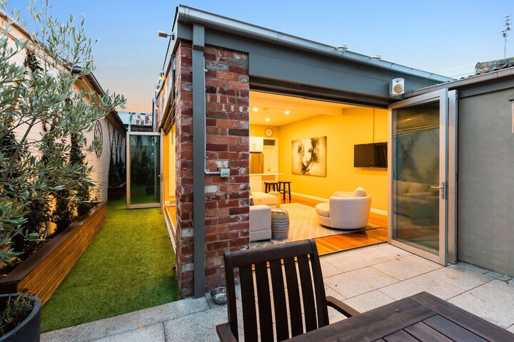 Terrace/Patio 10 of 16