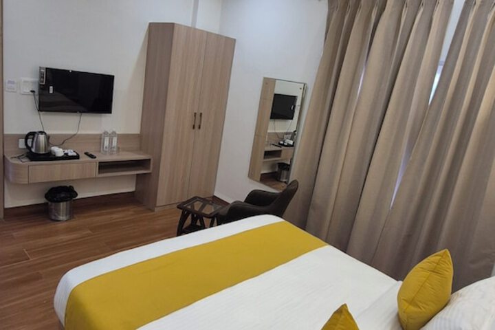Room 10 of 36