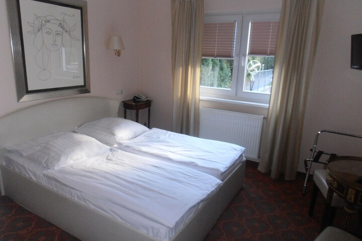 Room 3 of 13