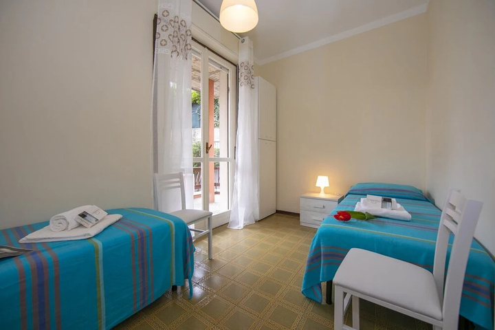 Room 5 of 20