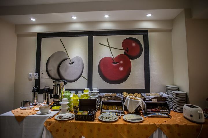 Dining 40 of 47