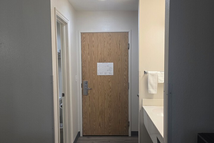 Room 18 of 33