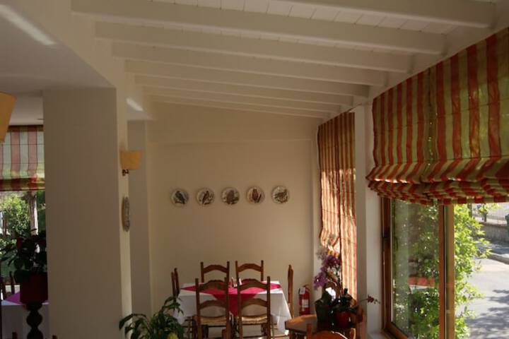 Breakfast/Coffee Service 16 of 42