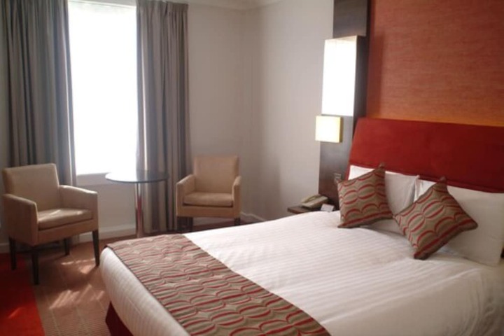 Room 5 of 40