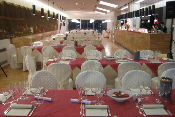 Banquet hall