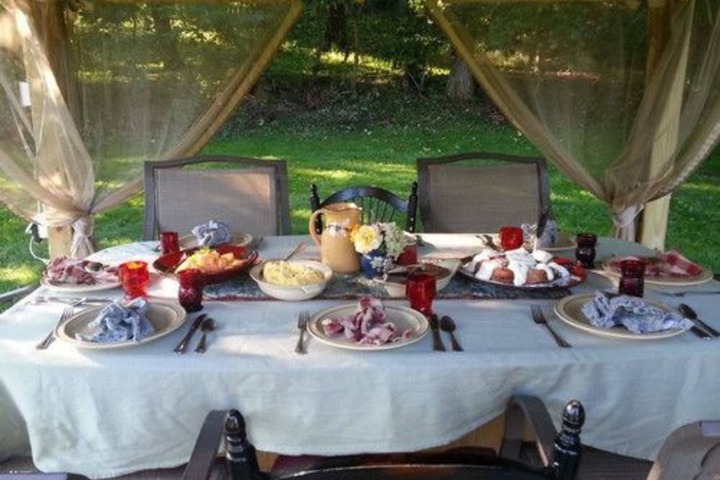Dining 44 of 57