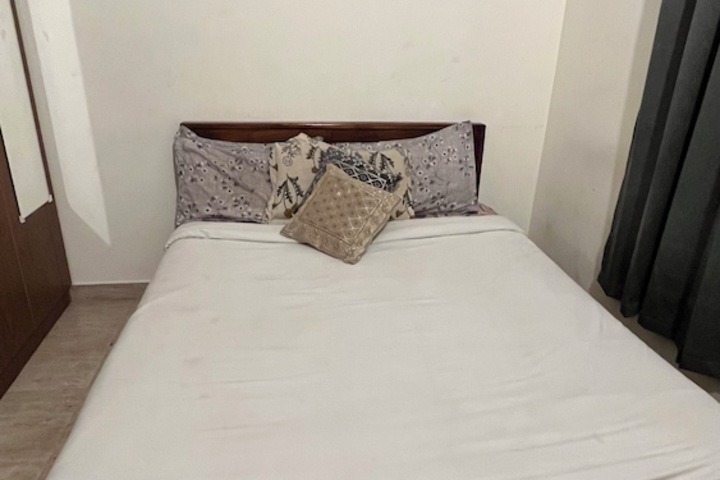 Room 4 of 14