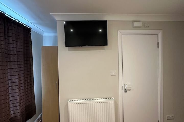 Room 15 of 38