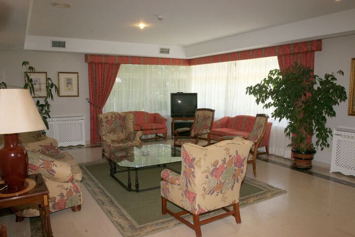 Entrance & Lobby